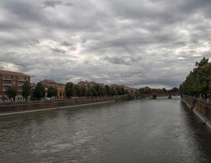 IMG_3113 copy.jpg - Verona is a city  straddling the Adige river in Veneto, northern Italy